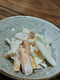 柿と大根サラダ(材料4つ:だけ)-レシピのメイン写真