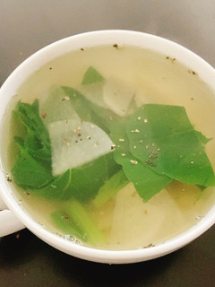 昆布だし粉末で、小松菜と大根のスープ-レシピのメイン写真