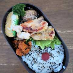 รูปของ JK☆鶏むねカリカリチーズ焼き弁当♪