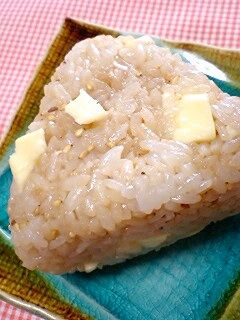 肉なし!w焼肉のタレゴマチーズおにぎり♡-レシピのメイン写真