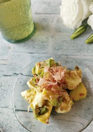 おつまみ☆アボカドとクリチのおかかあえ-レシピのメイン写真