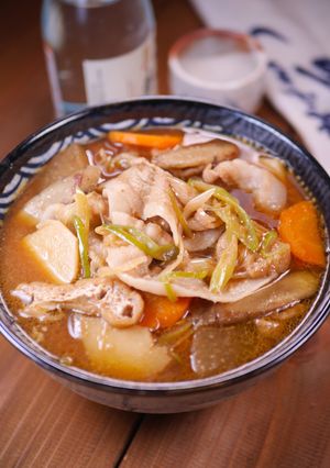 焼いた野菜のだしが旨い☆炊き出し豚汁☆-レシピのメイン写真
