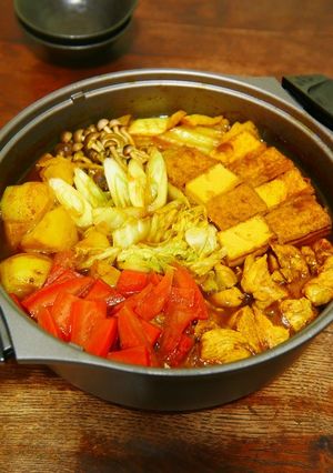 お肉に野菜にきのこたっぷり！和風カレー鍋-レシピのメイン写真