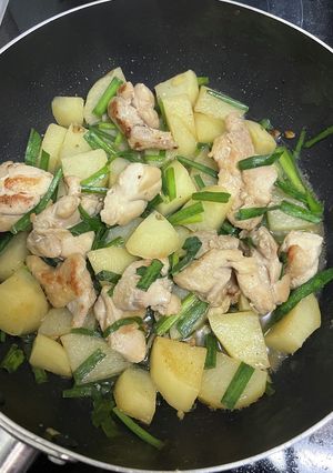 鶏肉、ジャガイモ炒め-レシピのメイン写真