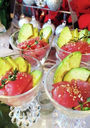 クリスマスにアボカドとマグロ漬け-レシピのメイン写真