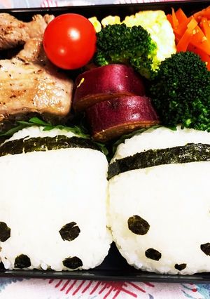11/21 よっちゃんパンダおにぎり-レシピのメイン写真