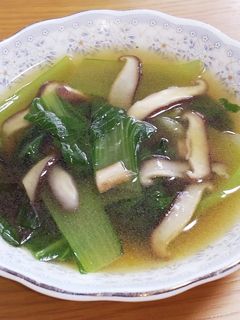 チンゲン菜とシイタケのスープ-レシピのメイン写真