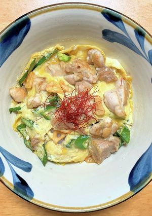 相葉マナブ☆鶏と卵とオクラのガリバタ丼-レシピのメイン写真