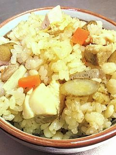 白だしで簡単 鳥とごぼうの炊き込みご飯-レシピのメイン写真