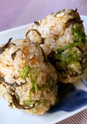【腸活レシピ】塩昆布バターおにぎり-レシピのメイン写真