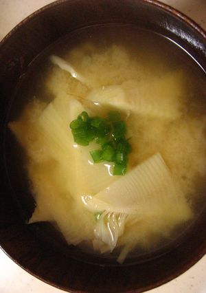 春の味筍の味噌汁-レシピのメイン写真