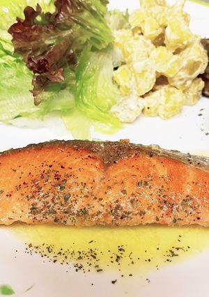 塩鮭のムニエル♫レモンバターソースがけ-レシピのメイン写真