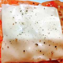 รูปของ スイートチリソースで絶品トースト♡
