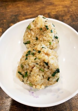 ニラ醤油で！ニラと鰹節のおにぎり 5分-レシピのメイン写真