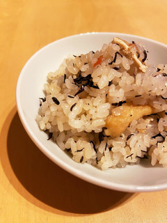 梅とひじきとお揚げさんの炊き込みご飯-レシピのメイン写真