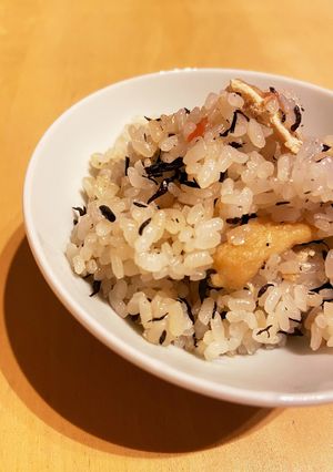 梅とひじきとお揚げさんの炊き込みご飯-レシピのメイン写真