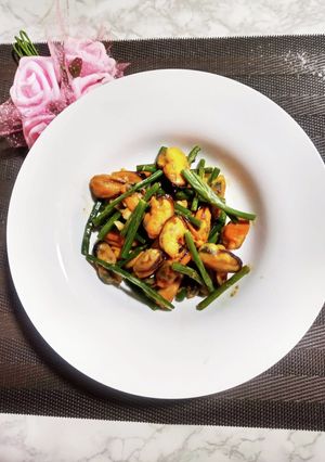 ムール貝とにんにくの芽のバター醤油炒め-レシピのメイン写真