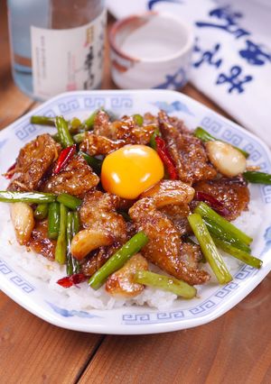 カリカリ鶏皮とニンニクのスタミナ甘辛炒め-レシピのメイン写真