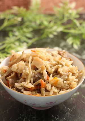 簡単！炊き込みご飯　牛すじ煮込み味-レシピのメイン写真