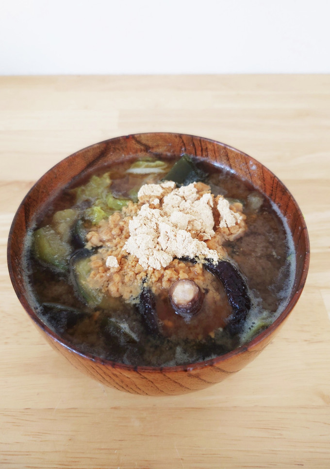 きな粉で仕上げたなすと白菜の味噌汁-レシピのメイン写真