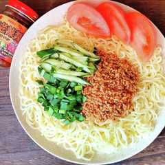 รูปของ 海老辣醤香る中華風和え麺