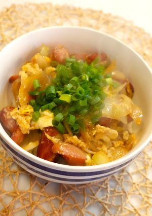 親子丼風で美味しい！ウィンナー丼-レシピのメイン写真