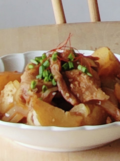 豚バラ☆旨辛ホクホク肉じゃが☆韓国☆弁当-レシピのメイン写真