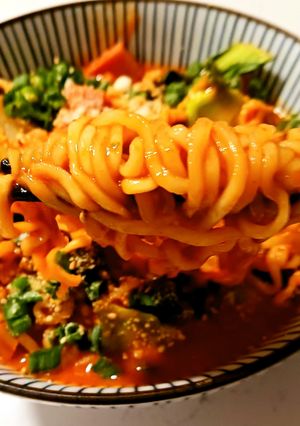 牛乳と野菜ジュースで作る辛ラーメン-レシピのメイン写真