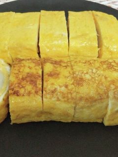 カニかまと竹輪で可愛い♪卵焼き-レシピのメイン写真