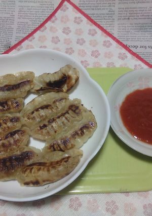 珉珉のせみ餃子+シラチャーソース-レシピのメイン写真