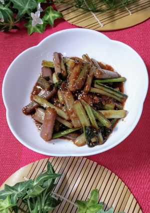 ピンクカブの茎､すり胡麻たっぷり炒め美味-レシピのメイン写真