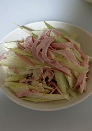 セロリとハムのサラダ-レシピのメイン写真