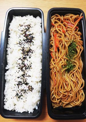 R5/11/27 焼きそば弁当-レシピのメイン写真
