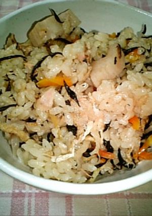 優しい母の味♡簡単ひじきご飯-レシピのメイン写真