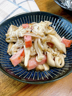 味付けは塩出汁のみ!きのことベーコン炒め-レシピのメイン写真