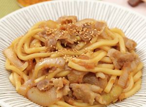 りんごで柔らか♪十和田のばら焼き風うどん-レシピのメイン写真