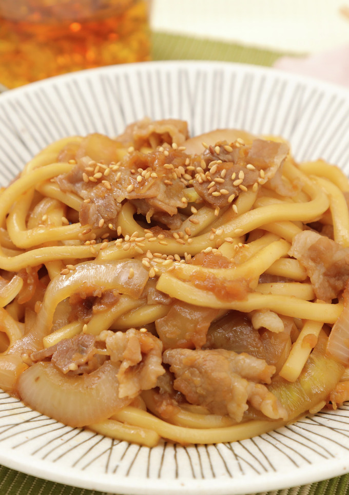 りんごで柔らか♪十和田のばら焼き風うどん-レシピのメイン写真