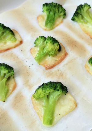 ぱくっと手づかみ食べ★チーズブロッコリー-レシピのメイン写真