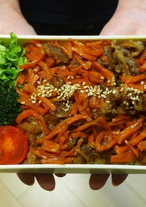レンジdeにんじんと牛肉の甘醤油丼弁当-レシピのメイン写真