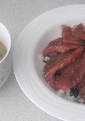 マグロのヅケとマグロのすり身団子味噌汁-レシピのメイン写真
