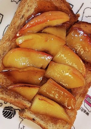 りんごの甘煮をトーストに-レシピのメイン写真