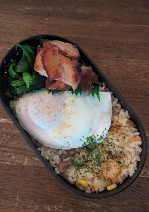 JK☆エビピラフ♡目玉焼き弁当♪-レシピのメイン写真