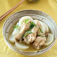 รูปของ 【手羽元と大根のあっさりうま煮】