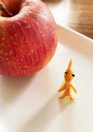赤ピクミン?!りんごの皮むき-レシピのメイン写真