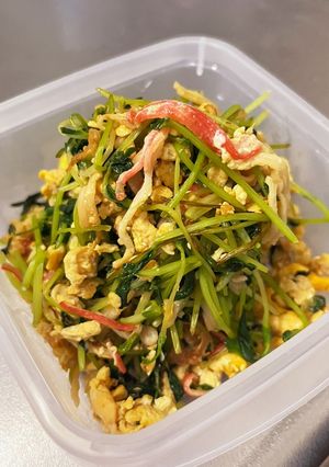 超簡単！豆苗と卵とカニカマの中華炒め-レシピのメイン写真