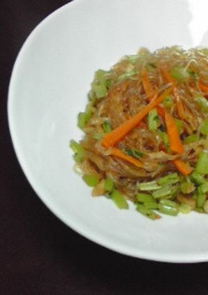 激安！野菜の皮で春雨オイ醤油炒め。-レシピのメイン写真
