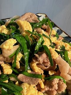豚こまで簡単ニラ玉炒め-レシピのメイン写真