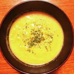 รูปของ ストウブ鍋 ひょうたんカボチャ スープ
