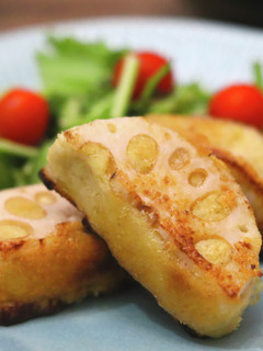 キヌアとおからのれんこん挟み焼き-レシピのメイン写真