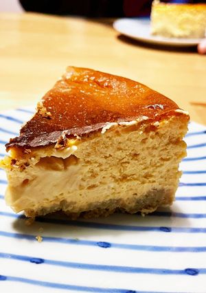 甘さと酸味が絶妙な濃厚チーズケーキ-レシピのメイン写真
